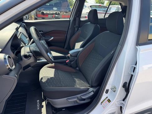 Used 2024 Nissan Kicks SR FWD image 16