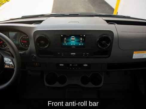 Used 2023 Mercedes-Benz Sprinter 4500 image 33