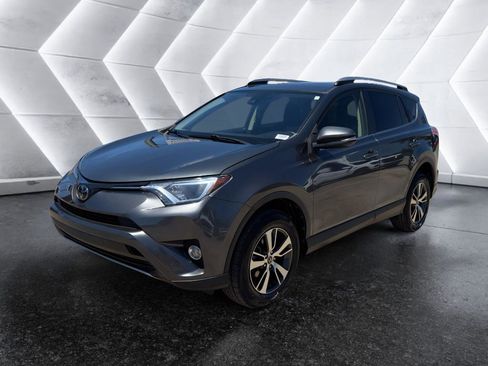 Used 2018 Toyota RAV4 XLE w/ Plus Extra Value Package FWD image 3