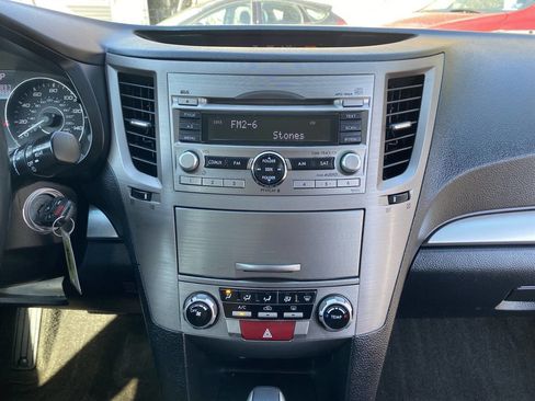 Used 2011 Subaru Outback 2.5i Premium image 16