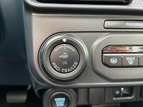 Used 2025 Ford Maverick Lobo AWD/4WD image 34