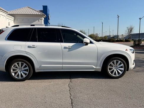 Used 2018 Volvo XC90 T6 Momentum w/ Momentum Plus Package AWD/4WD image 8