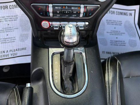 Used 2017 Ford Mustang Premium image 23