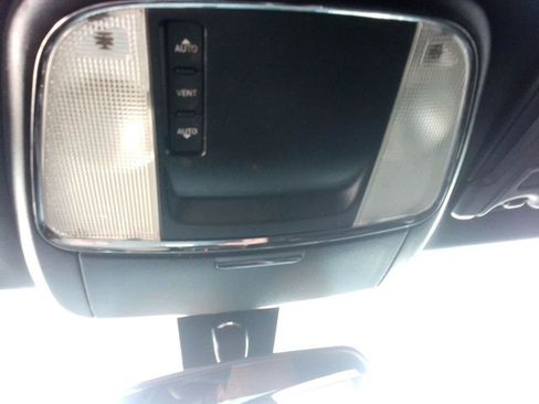 Used 2019 Dodge Charger SXT w/ Leather Interior Group RWD image 10