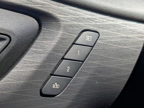 Used 2023 Chevrolet Traverse High Country image 39