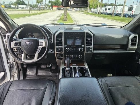 Used 2017 Ford F150 Lariat w/ Equipment Group 502A Luxury AWD/4WD image 14