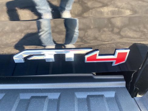 Used 2022 GMC Canyon AT4 image 13