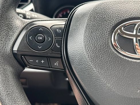 Used 2025 Toyota RAV4 XLE AWD/4WD image 19