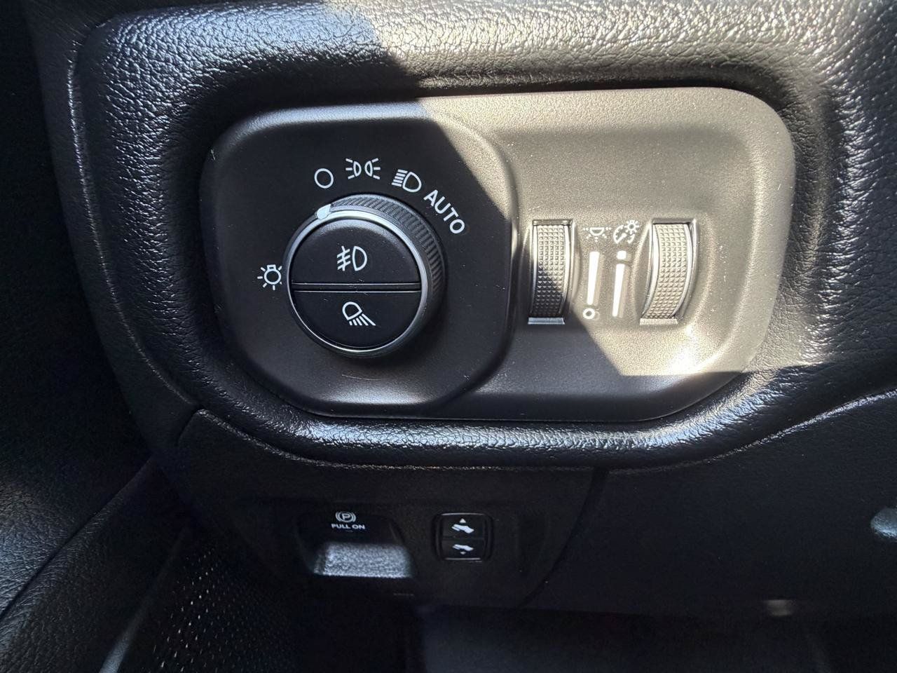 Used 2019 RAM 1500 Big Horn AWD/4WD image 20