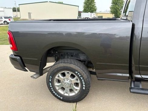 Used 2024 RAM 2500 Laramie AWD/4WD image 4