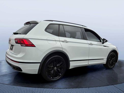 Used 2022 Volkswagen Tiguan SE R-Line image 5