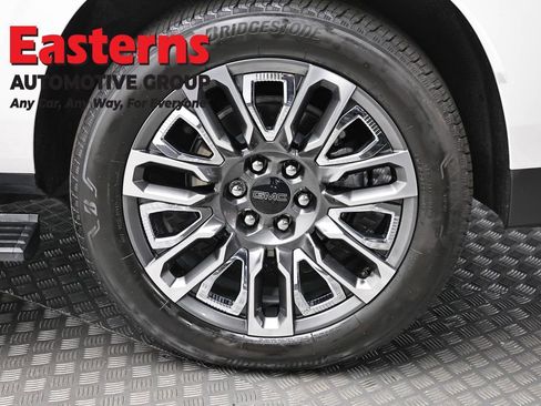 Used 2023 GMC Yukon XL Denali Ultimate w/ LPO, Floor Liner Package AWD/4WD image 8