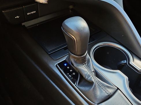 Used 2021 Toyota Camry SE image 14