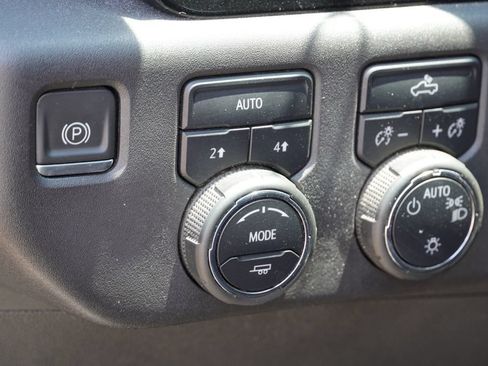 Used 2023 Chevrolet Silverado 1500 LT AWD/4WD image 20
