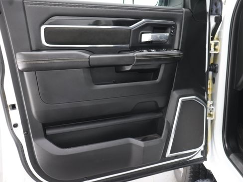 Used 2022 RAM 2500 Laramie AWD/4WD image 40