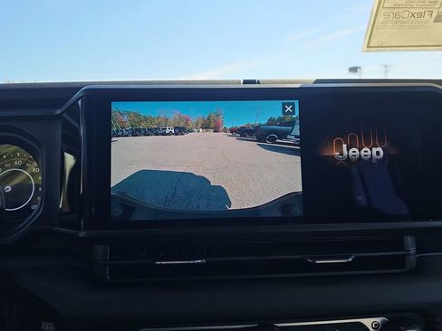 New 2025 Jeep Gladiator Sport image 19