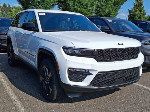 New 2025 Jeep Grand Cherokee Limited w/ Black Appearance Package image 3