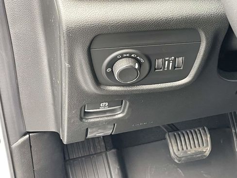 New 2025 Jeep Grand Cherokee Laredo w/ Luxury Tech Group I image 28