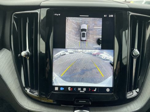 Used 2025 Volvo XC60 B5 Plus image 49
