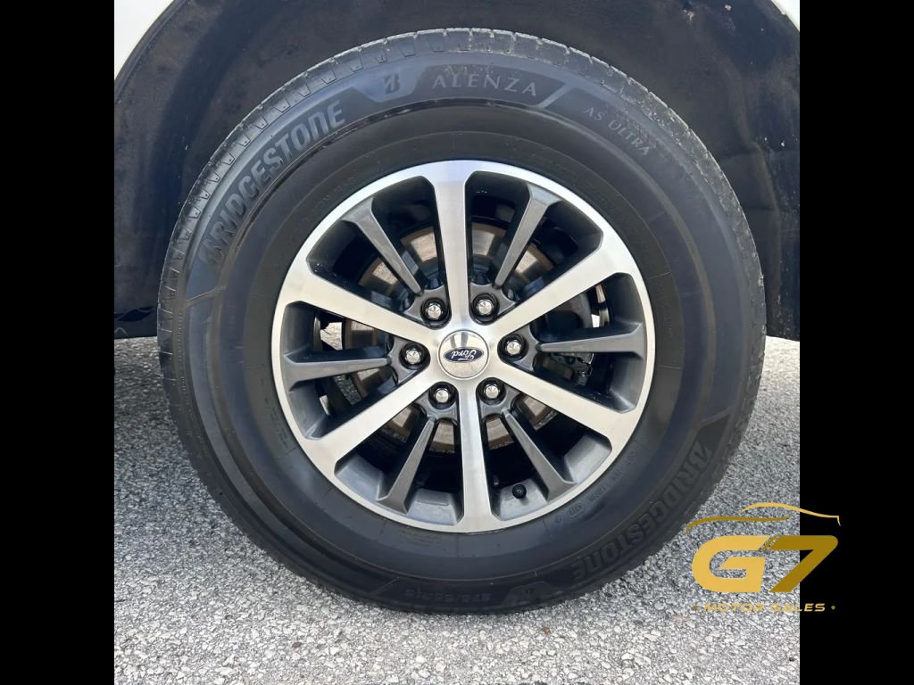 Used 2019 Ford Expedition XLT w/ Equipment Group 202A AWD/4WD image 30