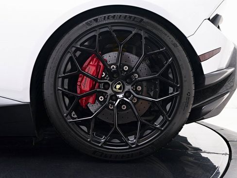 Used 2018 Lamborghini Huracan Performante image 42