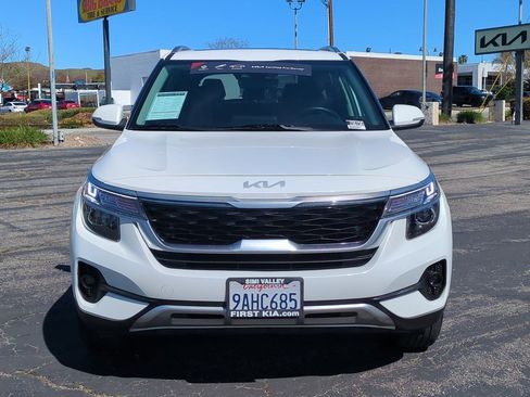 Certified 2022 Kia Seltos EX image 2