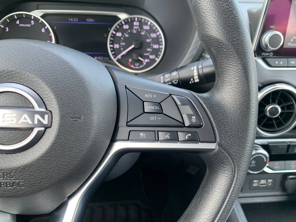 Used 2025 Nissan Sentra SV FWD image 14