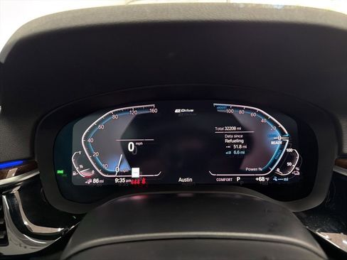 Used 2020 BMW 530e xDrive w/ M Sport Package image 33