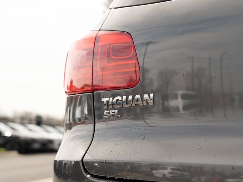 Used 2016 Volkswagen Tiguan SEL image 29