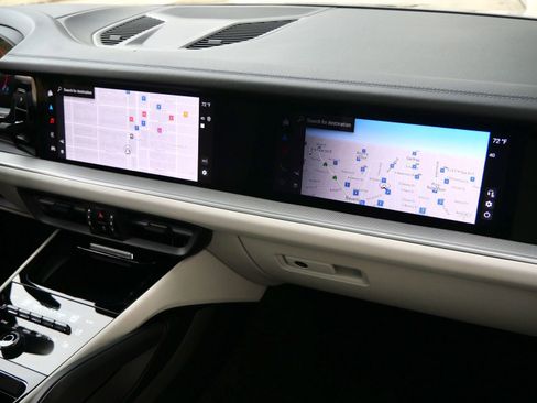 Used 2025 Porsche Cayenne S AWD/4WD image 21