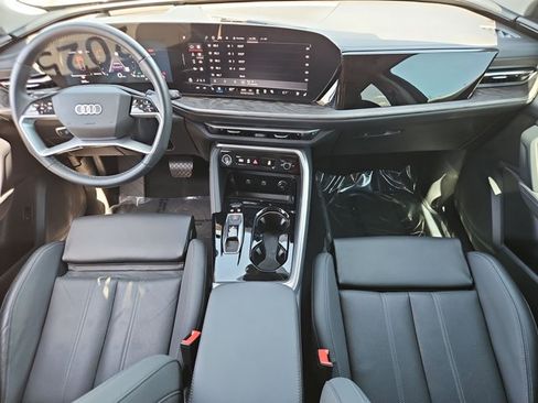 Used 2025 Audi Q5 Premium Plus w/ Premium Plus AWD/4WD image 24