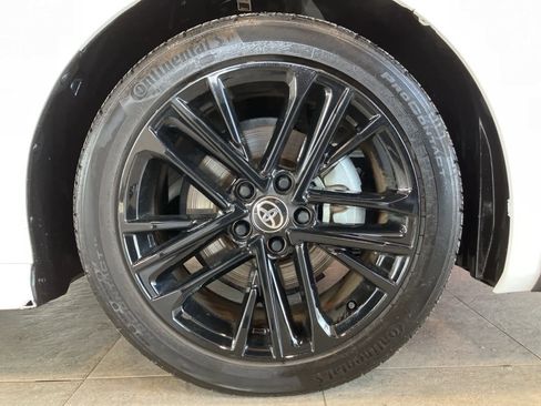 Used 2025 Toyota Camry SE image 9