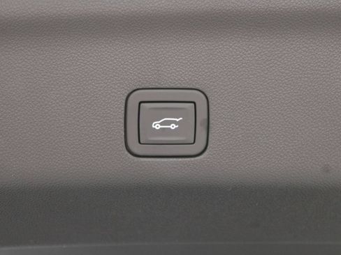 Used 2026 GMC Yukon AT4 Ultimate w/ LPO, Floor Liner Package AWD/4WD image 54