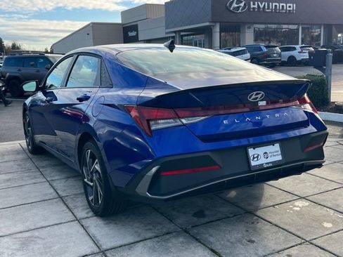 Certified 2025 Hyundai Elantra Sport FWD image 7
