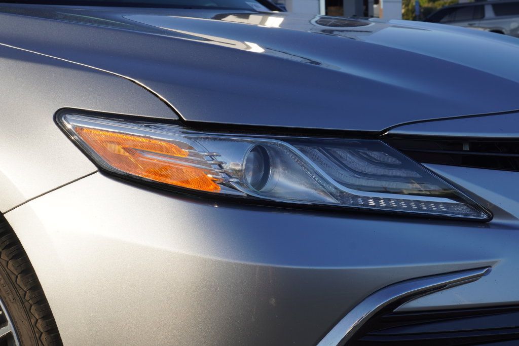 Used 2021 Toyota Camry XLE w/ Carpet Mat Package (TMS) FWD image 11