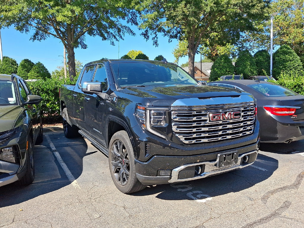 Used 2023 GMC Sierra 1500 Denali w/ Denali Reserve Package AWD/4WD image 2