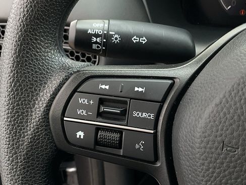 Used 2025 Honda HR-V LX image 22