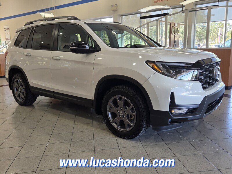 Used 2024 Honda Passport TrailSport image 3