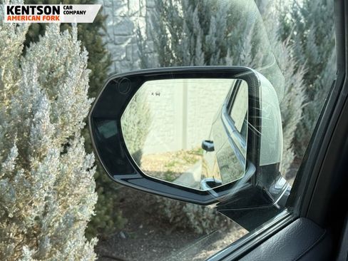 Used 2023 GMC Yukon Denali image 27