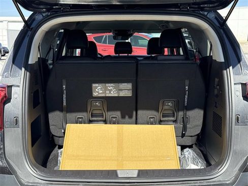 New 2026 Kia Carnival image 6