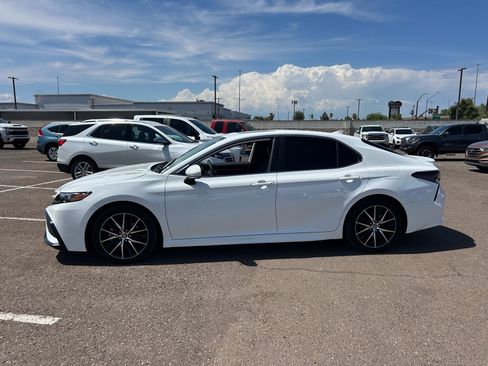 Used 2023 Toyota Camry SE w/ Convenience Package FWD image 2
