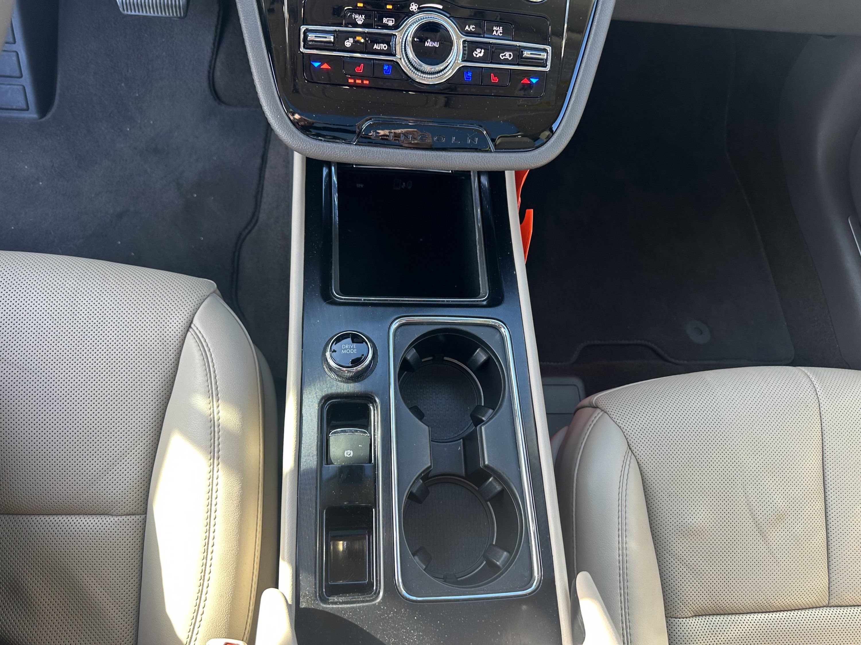 Used 2022 Lincoln Corsair AWD w/ Premium Package image 15