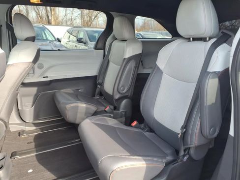 Used 2023 Toyota Sienna XSE w/ XSE Plus Package image 21