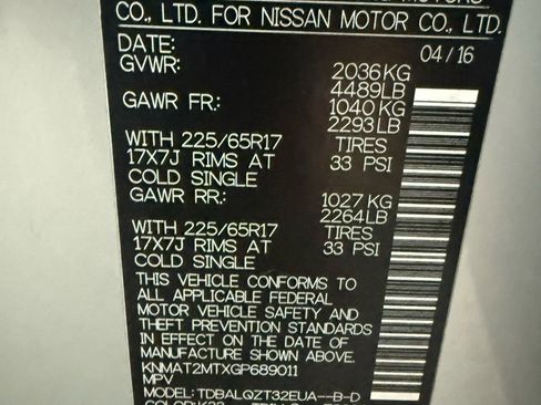 Used 2016 Nissan Rogue SV image 38