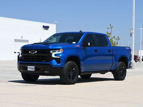 Used 2022 Chevrolet Silverado 1500 LT Trail Boss w/ LT Trail Boss Premium Package AWD/4WD image 5