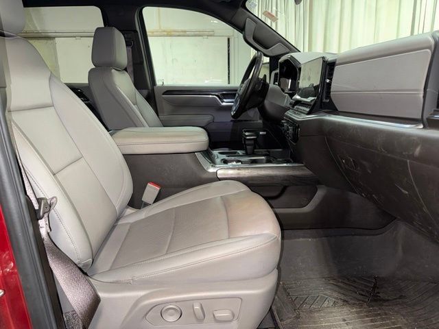 Used 2025 Chevrolet Silverado 1500 LTZ AWD/4WD image 23