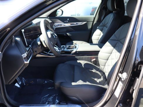 New 2026 BMW 740i w/ Premium Package image 16