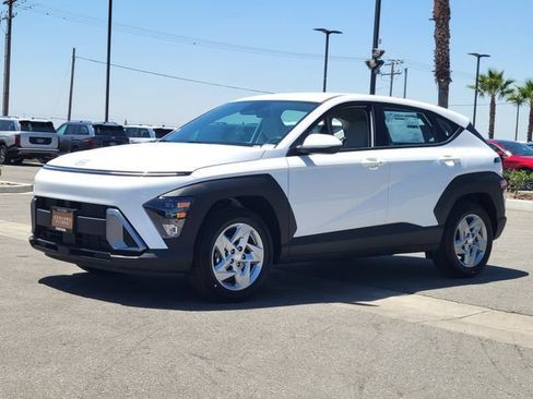 New 2027 Hyundai Kona SE FWD image 2