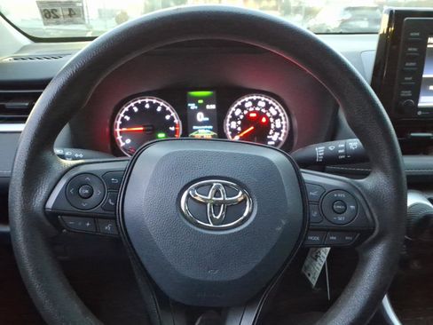 Certified 2021 Toyota RAV4 LE image 13