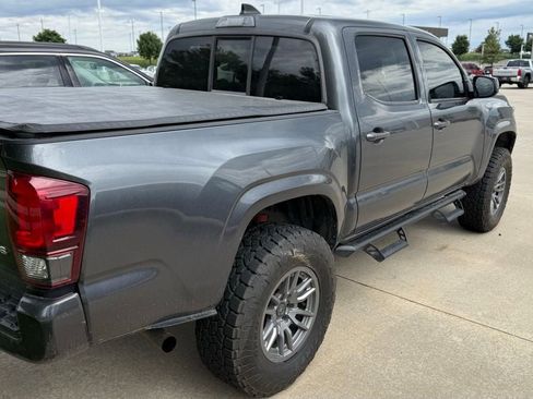 Used 2022 Toyota Tacoma SR AWD/4WD image 6